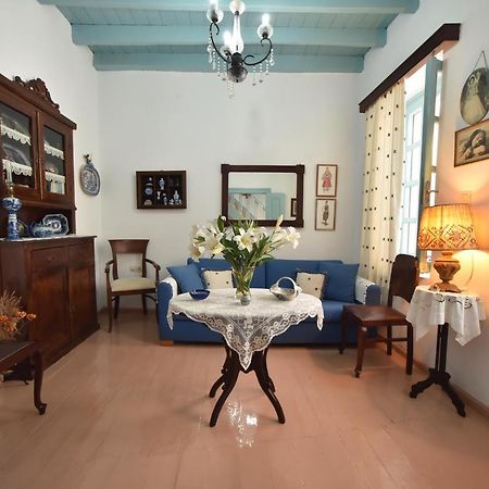 Traditional House By The Sea Mandrákion エクステリア 写真