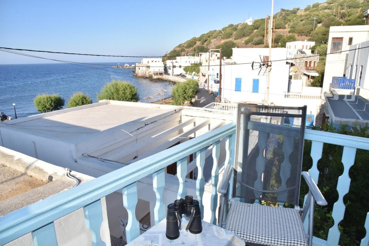 Traditional House By The Sea Mandrákion エクステリア 写真