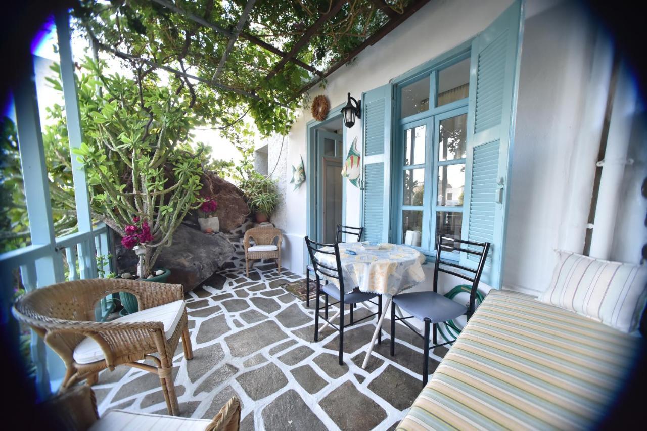 Traditional House By The Sea Mandrákion エクステリア 写真