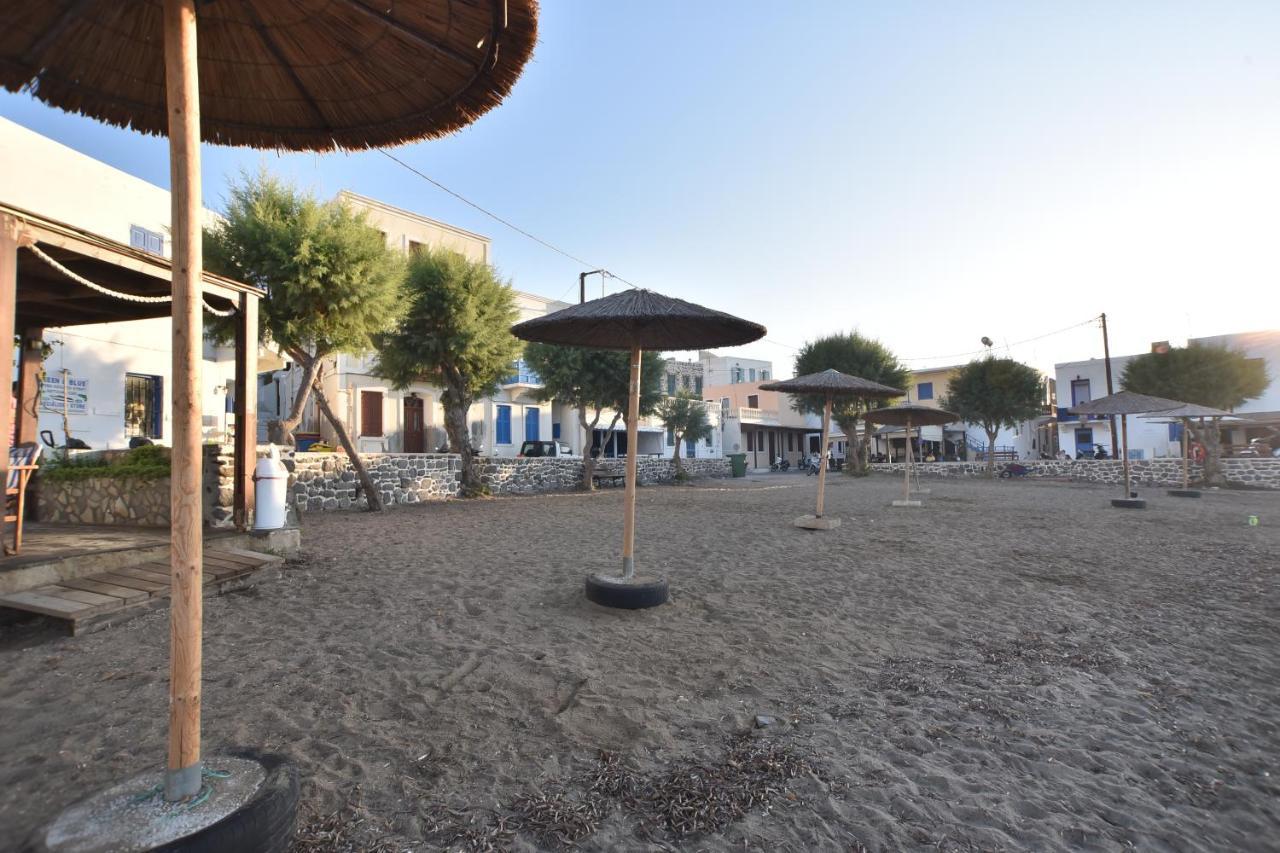 Traditional House By The Sea Mandrákion エクステリア 写真