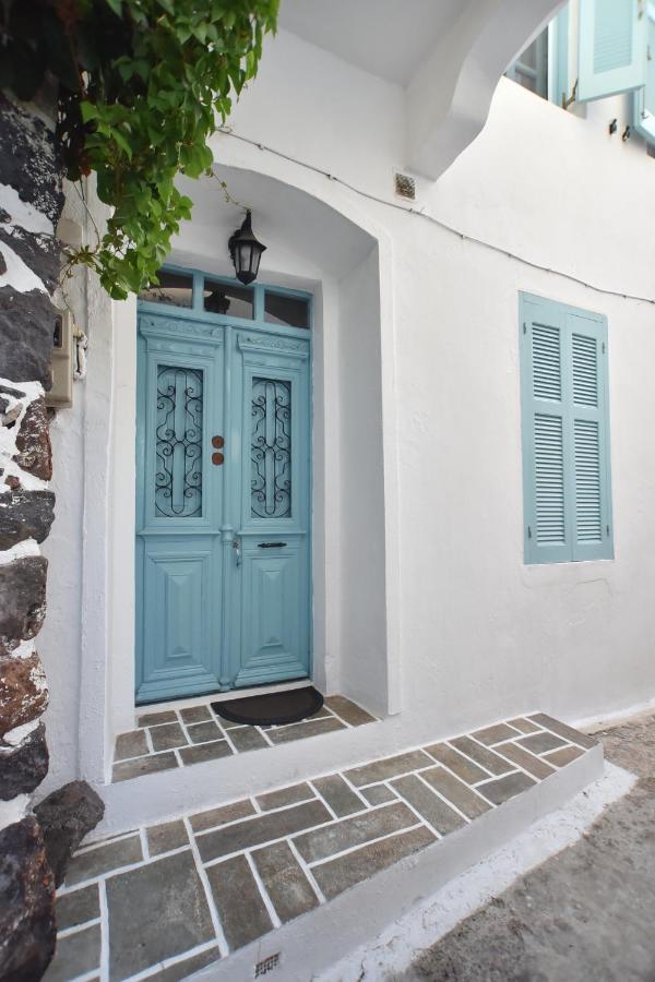 Traditional House By The Sea Mandrákion エクステリア 写真